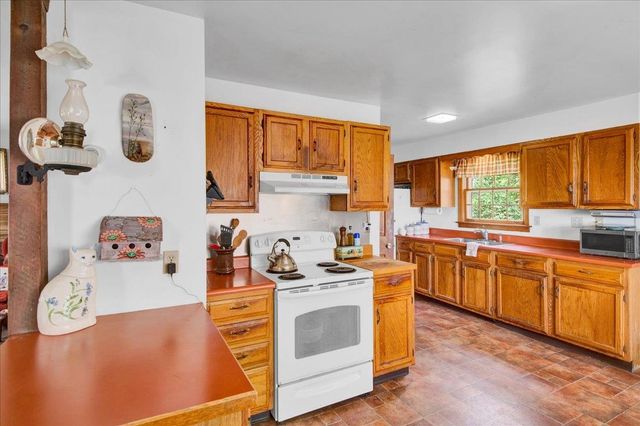174 Pelots Point Road, North Hero, VT 05474