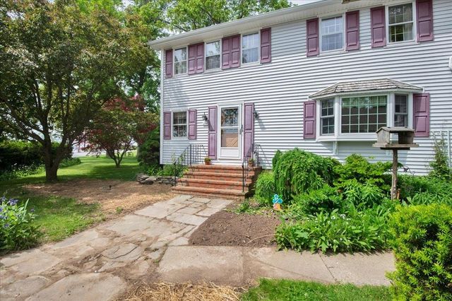 174 Pelots Point Road, North Hero, VT 05474