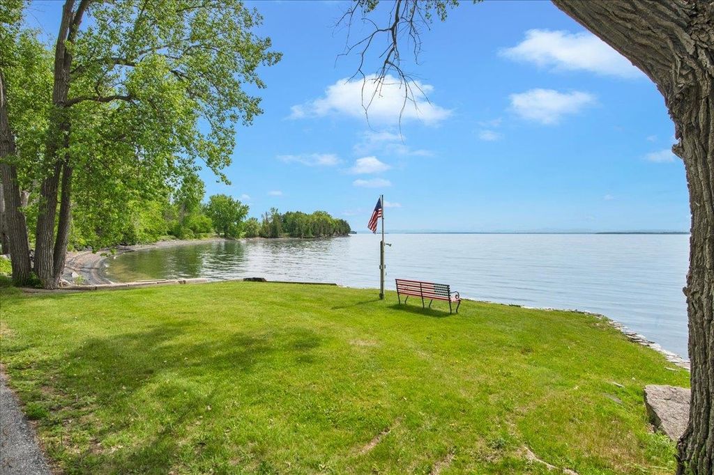 174 Pelots Point Road, North Hero, VT 05474