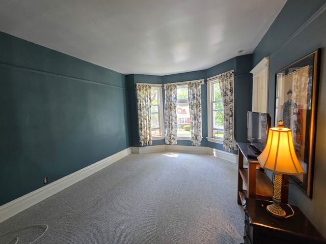 2238 W Carmen Avenue, Chicago, IL 60625