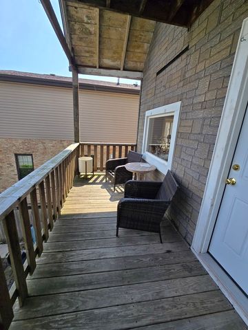 2238 W Carmen Avenue, Chicago, IL 60625