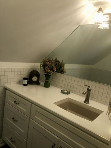 2238 W Carmen Avenue, Chicago, IL 60625
