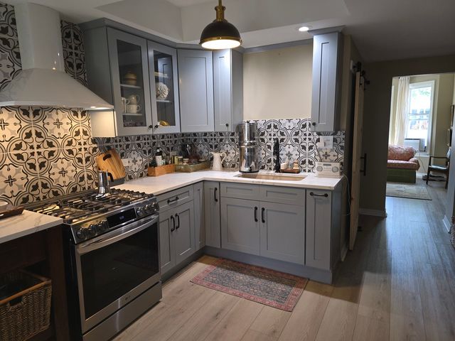 2238 W Carmen Avenue, Chicago, IL 60625