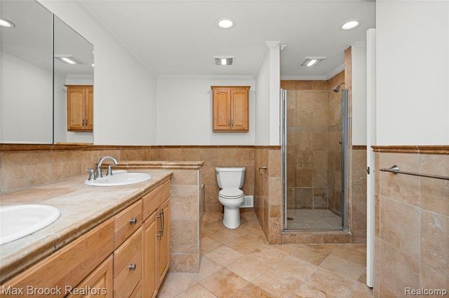 3013 Moon Lake Drive, West Bloomfield, MI 48323