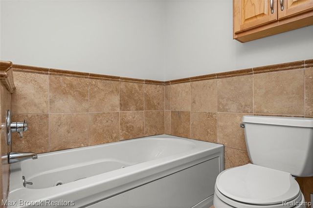 3013 Moon Lake Drive, West Bloomfield, MI 48323