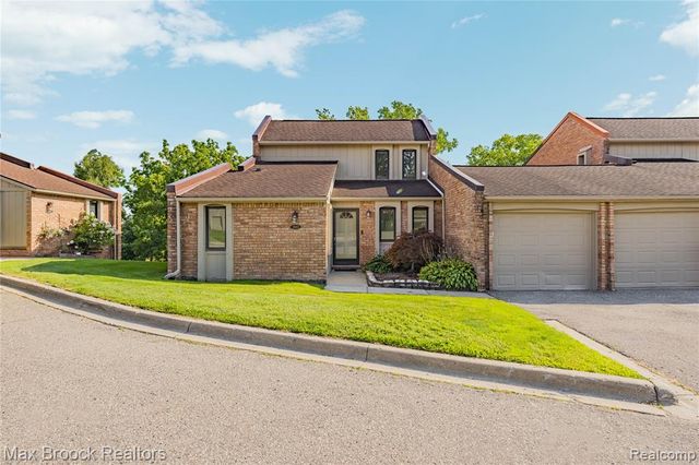 3013 Moon Lake Drive, West Bloomfield, MI 48323