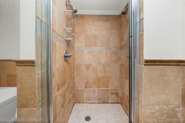 3013 Moon Lake Drive, West Bloomfield, MI 48323
