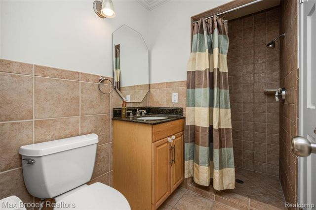 3013 Moon Lake Drive, West Bloomfield, MI 48323