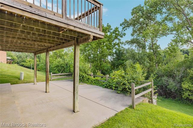 3013 Moon Lake Drive, West Bloomfield, MI 48323
