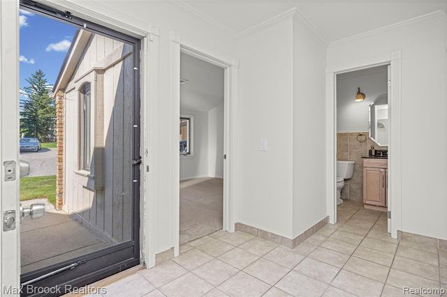 3013 Moon Lake Drive, West Bloomfield, MI 48323