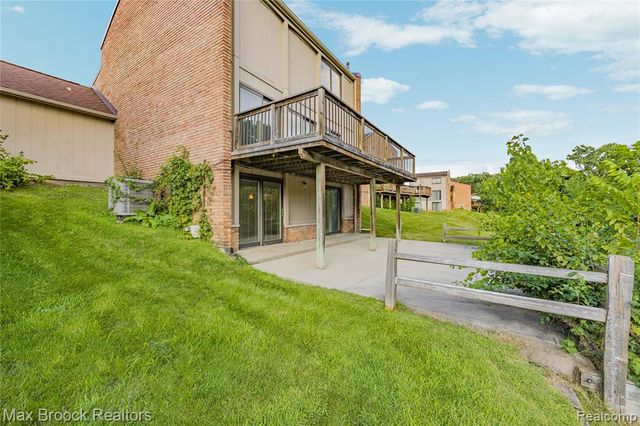 3013 Moon Lake Drive, West Bloomfield, MI 48323