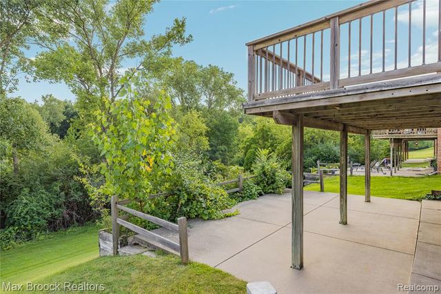 3013 Moon Lake Drive, West Bloomfield, MI 48323