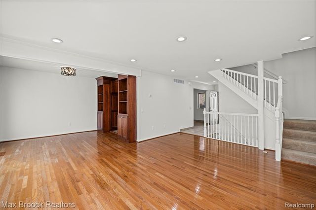 3013 Moon Lake Drive, West Bloomfield, MI 48323