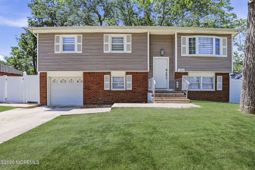 202 Murray Street, Lakewood, NJ 08701