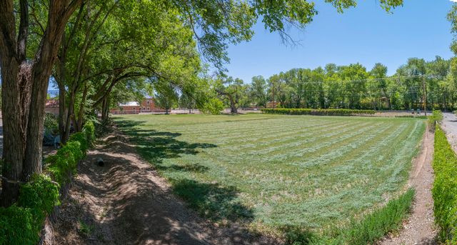 1001 El Pueblo Road NW, Los Ranchos, NM 87114