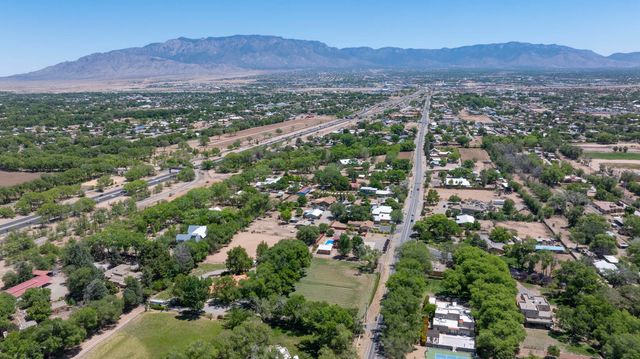 1001 El Pueblo Road NW, Los Ranchos, NM 87114