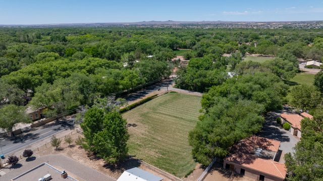 1001 El Pueblo Road NW, Los Ranchos, NM 87114