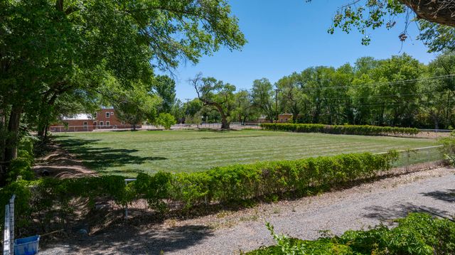 1001 El Pueblo Road NW, Los Ranchos, NM 87114