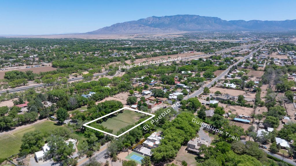 1001 El Pueblo Road NW, Los Ranchos, NM 87114