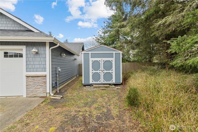 118 Mark Court SE, Ocean Shores, WA 98569