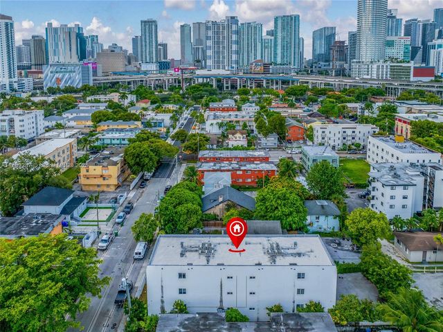 542 SW 3rd St, Miami, FL 33130