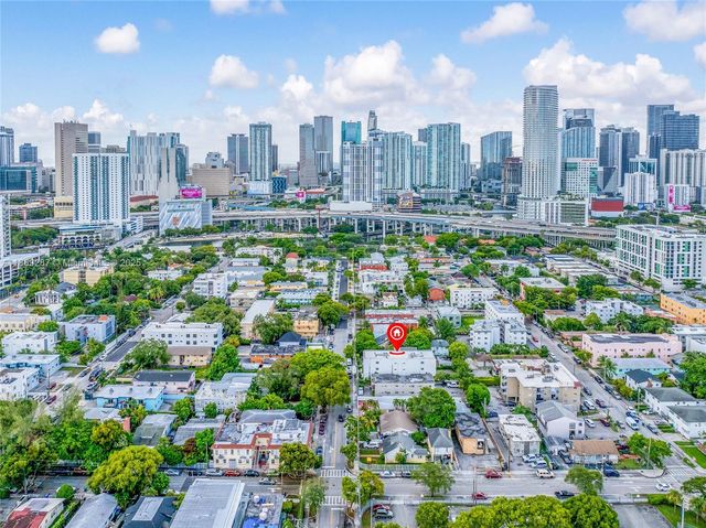 542 SW 3rd St, Miami, FL 33130
