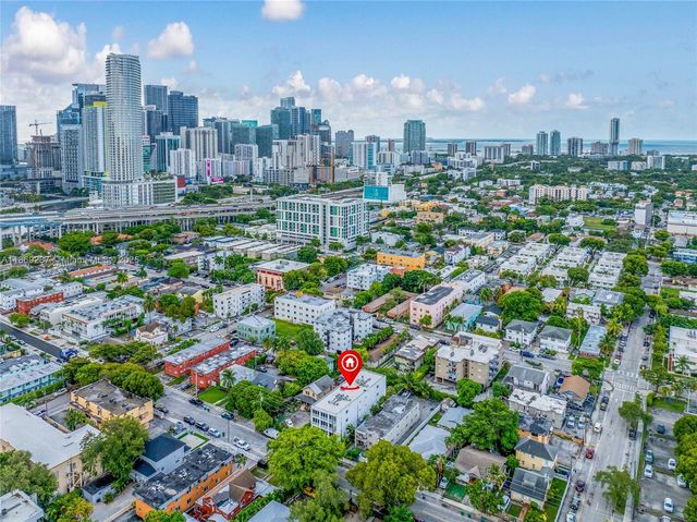 542 SW 3rd St, Miami, FL 33130