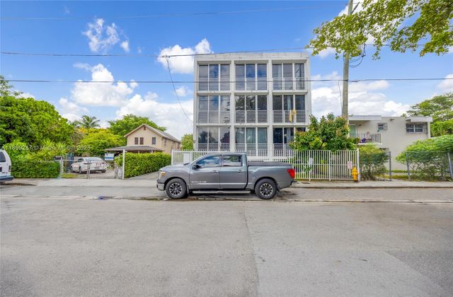 542 SW 3rd St, Miami, FL 33130
