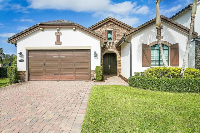 8259 Grand Prix Lane, Boynton Beach, FL 33472