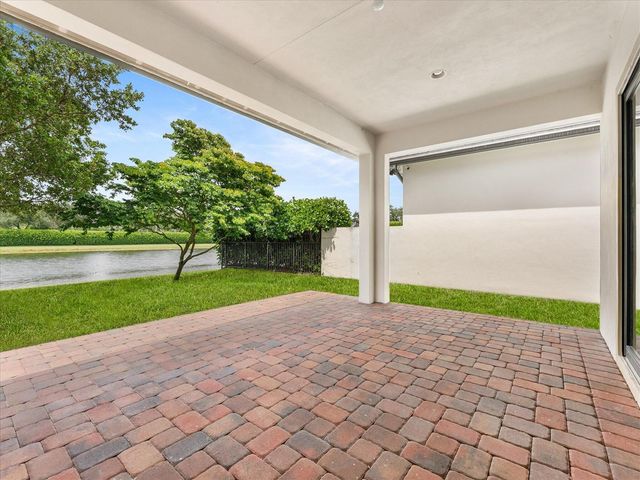 8259 Grand Prix Lane, Boynton Beach, FL 33472
