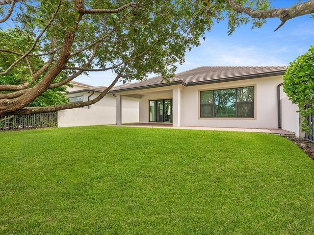 8259 Grand Prix Lane, Boynton Beach, FL 33472
