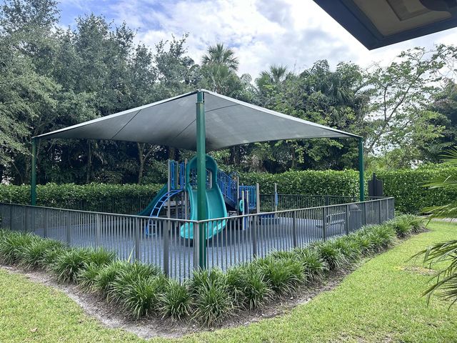 8259 Grand Prix Lane, Boynton Beach, FL 33472