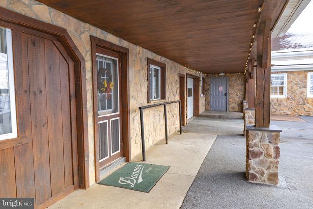 113 BLACK HORSE RD, Paradise, PA 17562