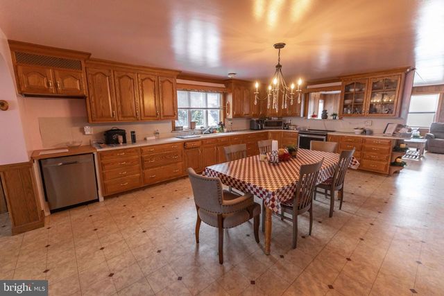 113 BLACK HORSE RD, Paradise, PA 17562
