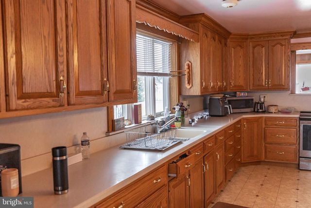 113 BLACK HORSE RD, Paradise, PA 17562