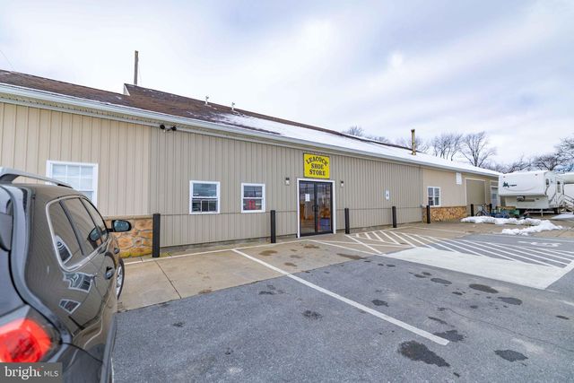 113 BLACK HORSE RD, Paradise, PA 17562