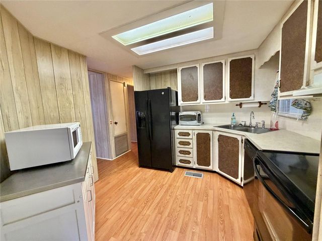 211 ASPEN CIRCLE, Leesburg, FL 34748