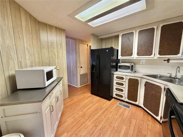 211 ASPEN CIRCLE, Leesburg, FL 34748