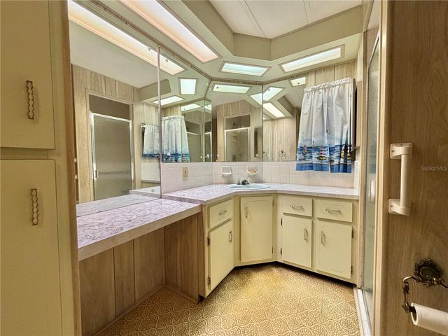 211 ASPEN CIRCLE, Leesburg, FL 34748