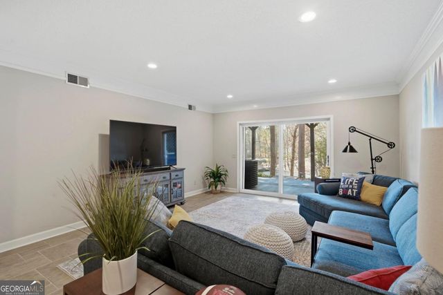 1073 Wharfside Court, Greensboro, GA 30642