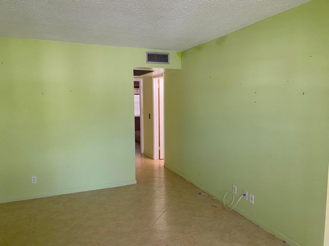 95 CAMBRIDGE E 95, West Palm Beach, FL 33417
