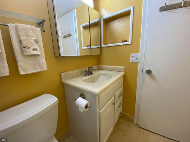 95 CAMBRIDGE E 95, West Palm Beach, FL 33417