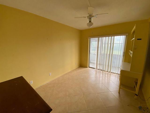 95 CAMBRIDGE E 95, West Palm Beach, FL 33417
