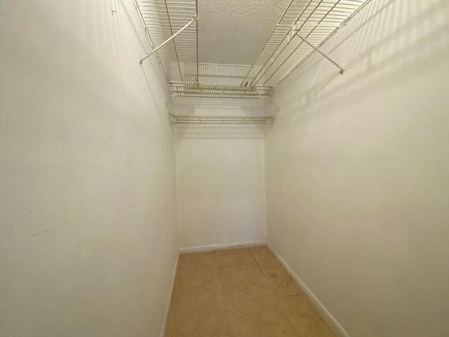 95 CAMBRIDGE E 95, West Palm Beach, FL 33417