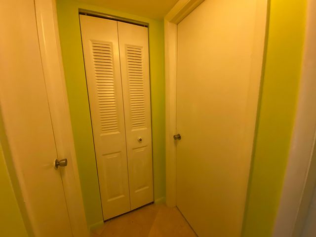 95 CAMBRIDGE E 95, West Palm Beach, FL 33417