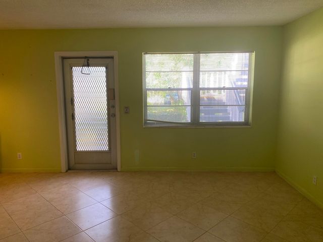 95 CAMBRIDGE E 95, West Palm Beach, FL 33417
