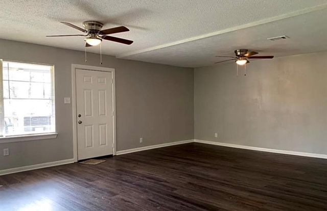 5427 Willow Glen Drive, Houston, TX 77033