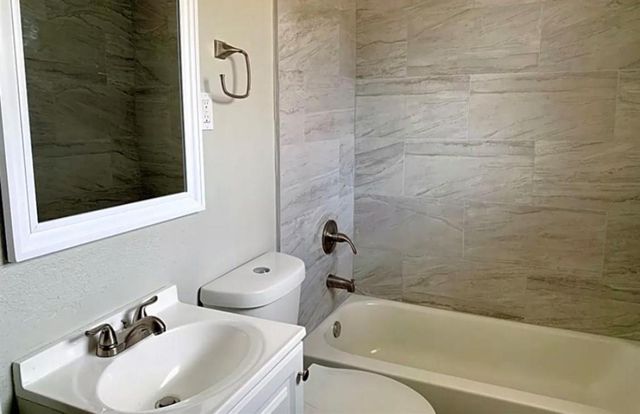 5427 Willow Glen Drive, Houston, TX 77033