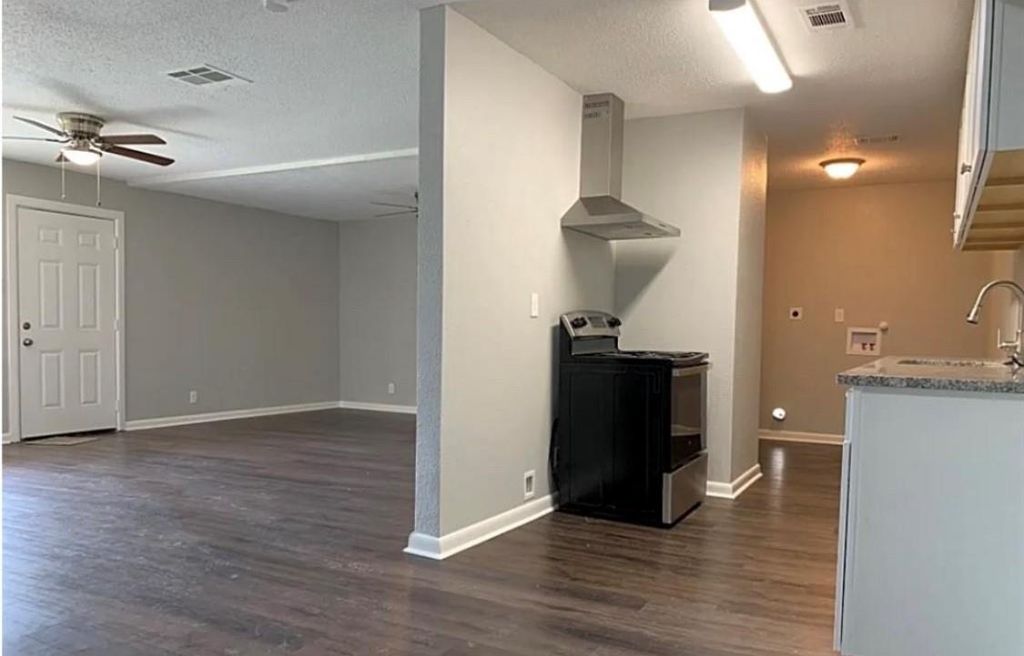 5427 Willow Glen Drive, Houston, TX 77033