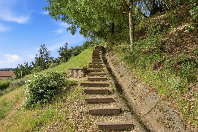 321 Portofino Way, Cloverdale, CA 95425